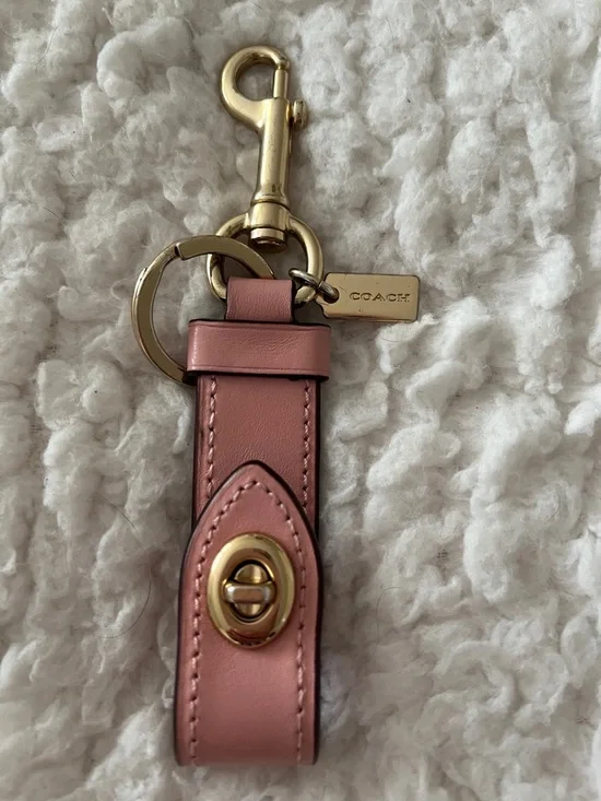 Coach Key Chain - Picture 1 of 4